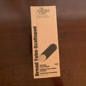 NEW, The Pampered Chef Scalloped Bread Tube